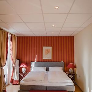 Deluxe Zimmer mit Kingsize-Bett